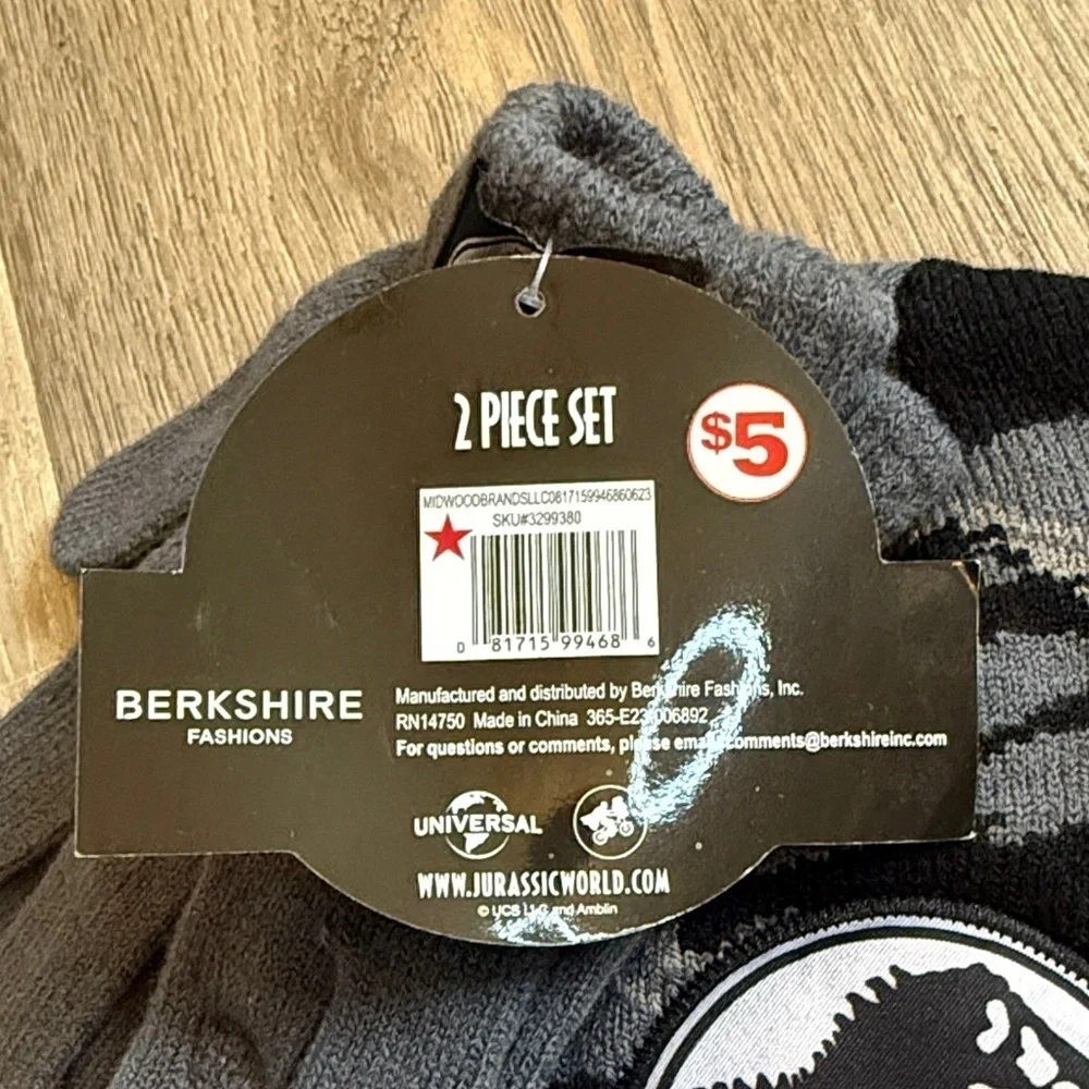 Free with bundle Jurassic World Gray Camo Beanie and Gloves Set